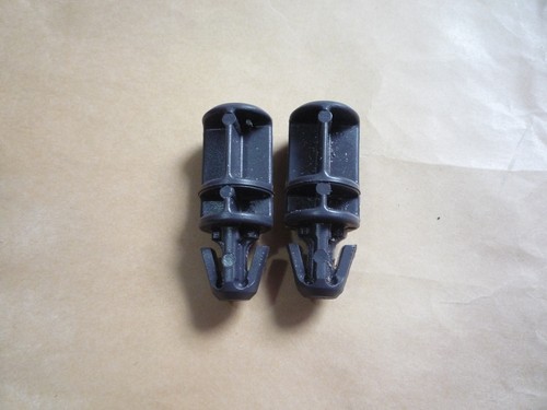 Wheelie bin lid hinge - lid, x